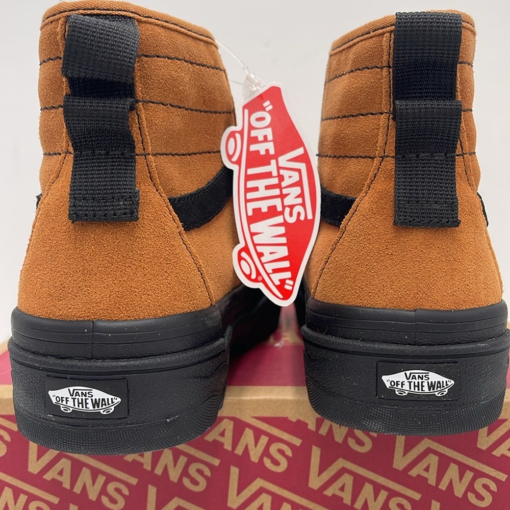 Vans WMNS Sentry Sk8-Hi Hiker Suede Brown/Black
VN0A5KY5Y49 Sneakers - Picture 13 of 16